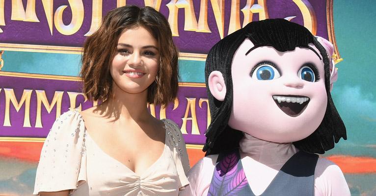 Em meio a crise na vida pessoal, Selena Gomez reaparece em première