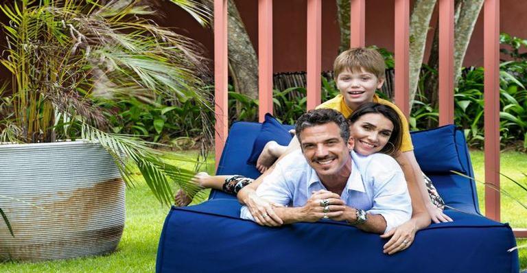 EXCLUSIVO em CARAS: Carlos Bonow brinca com ‘tara’ de médico em novela