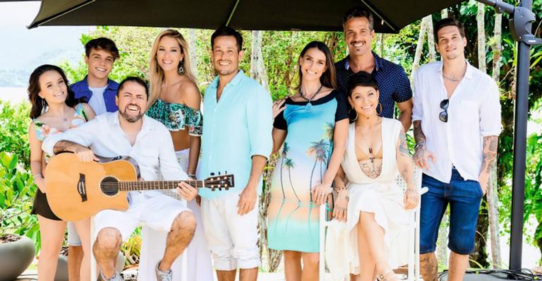 Kell Smith emociona Larissa Manoela em show na Ilha