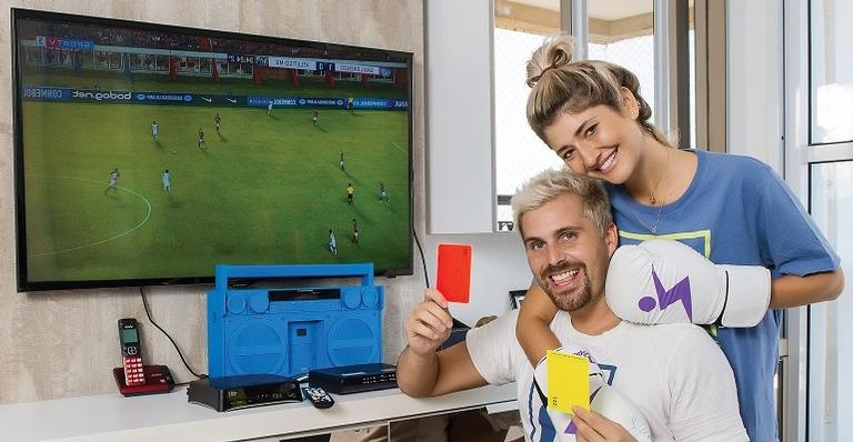 EXCLUSIVO em CARAS: Thiago Gagliasso abre as portas de casa e fala sobre seus grandes amores
