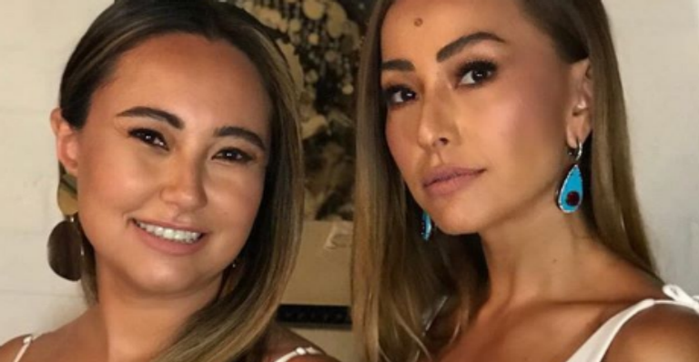 Karina Sato se declara para a irmã grávida: “Amor que transborda”