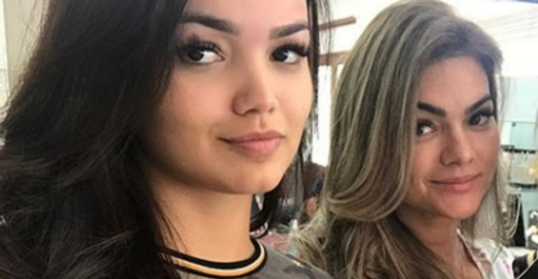 Kelly Key posa de biquíni e ganha elogio da filha: “Uma mãe dessas”