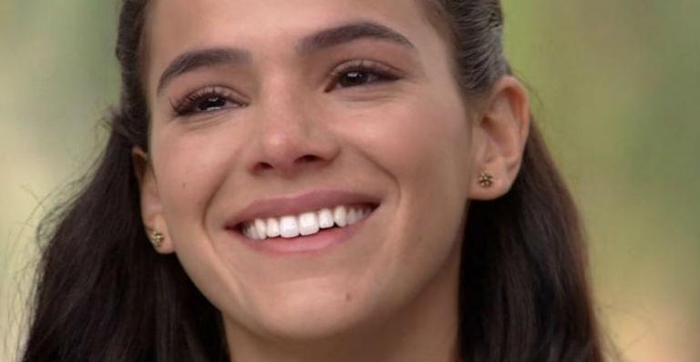 Bruna Marquezine chora ao relembrar personagem deficiente visual