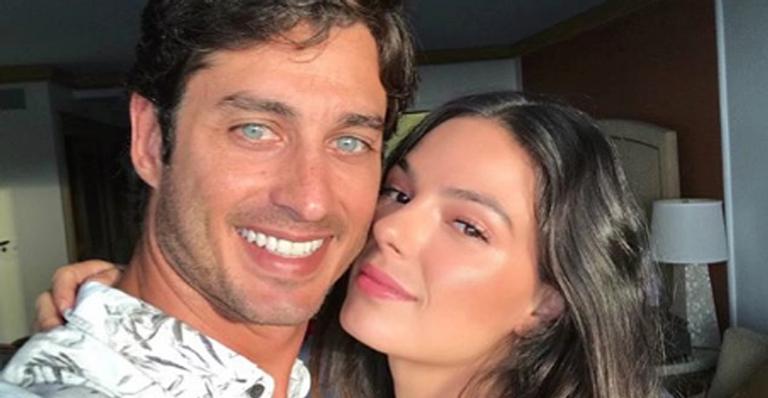 Grávida, Isis Valverde revela detalhes sobre o casamento com André Resende