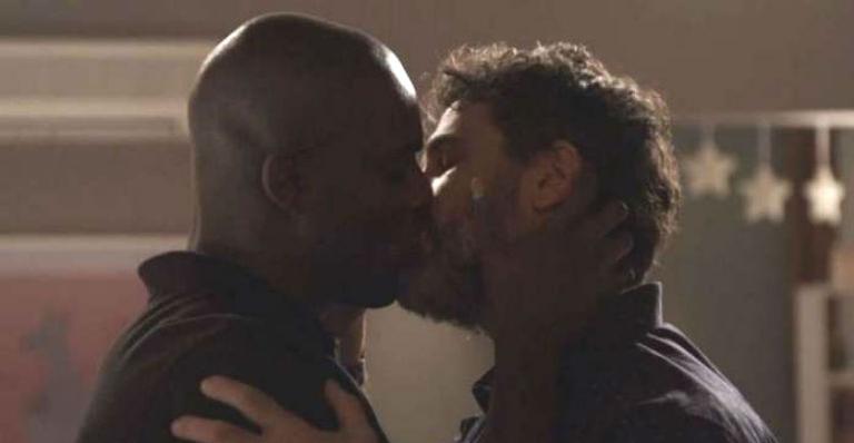 Eriberto Leão e Rafael Zulu comemoram beijo de seus personagens: “Quem disse que isso não é uma família?”