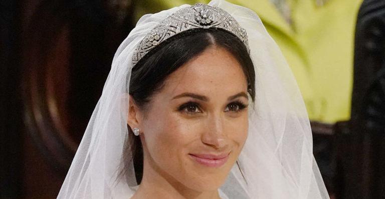 Meghan Markle opta por maquiagem minimalista e deixa sardas à mostra em casamento