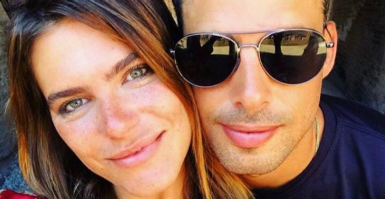 Após separação, Mariana Goldfarb parabeniza Cauã Reymond