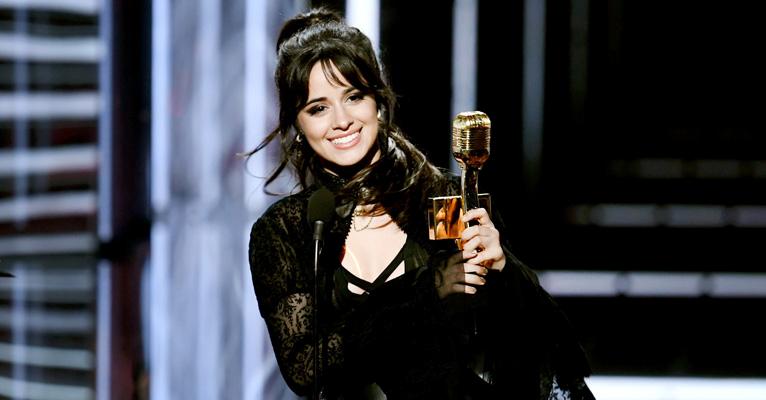 Camila Cabello passa mal após apresentação e é internada
