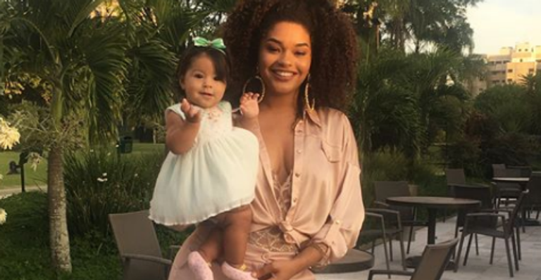 Juliana Alves comemora 8 meses da filha e mostra antes e depois