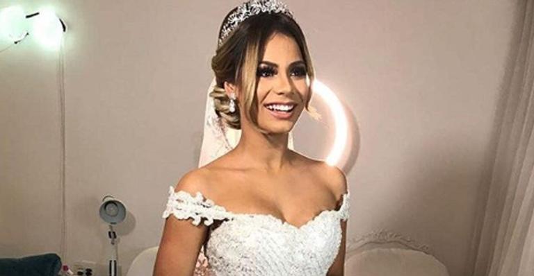 Confira os detalhes do vestido de noiva da cantora Lexa
