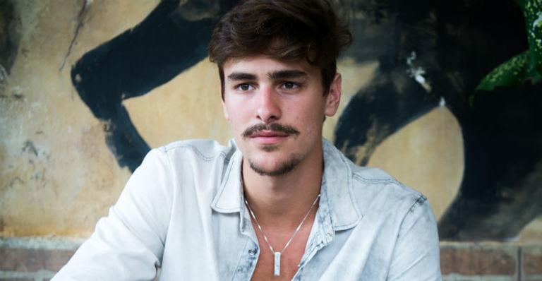 Bruno Montaleone mostra caracterização de seu novo personagem