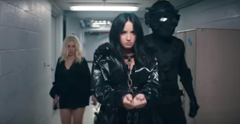Demi Lovato e Christina Aguilera protagonizam novo clipe empoderador