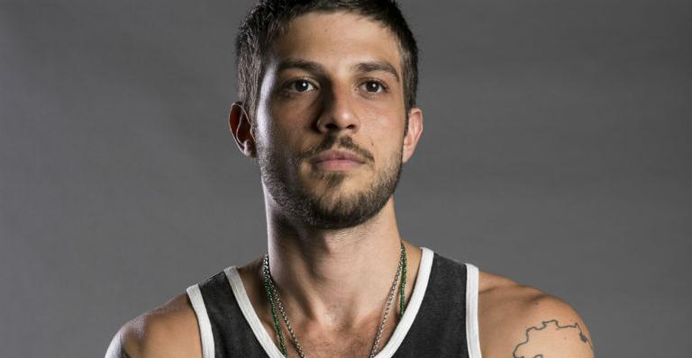 Chay Suede estreia em ‘Segundo Sol’ e causa frisson entre os fãs