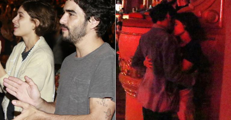 Caio Blat e Luisa Arraes são flagrados trocando carinhos durante show