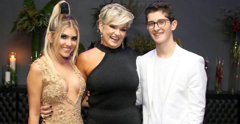 Andréa Nóbrega paga a primeira festa de aniversário dos filhos, Mafe e João Victor