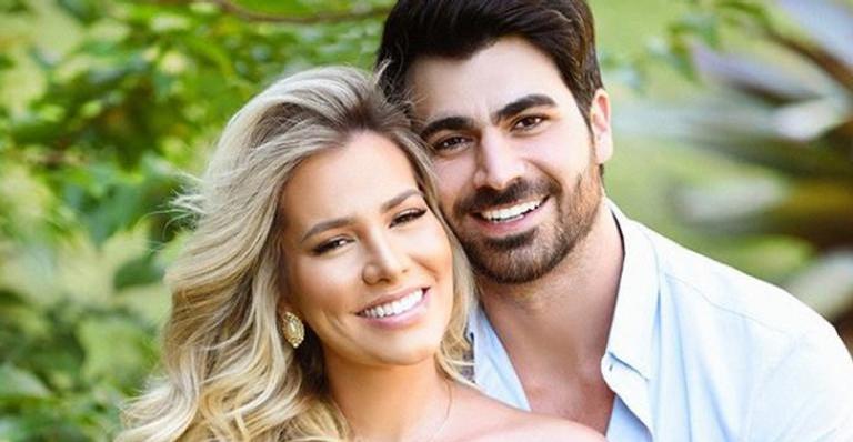 Ex-BBB Rodrigão flagra Adriana Sant’Anna sofrendo ao tomar vacina