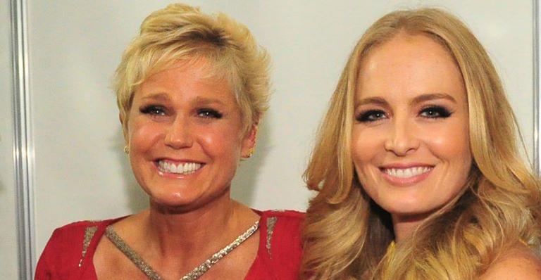 Com o país sem gasolina, Xuxa convida Angélica a abandonar o táxi e embarcar em sua nave