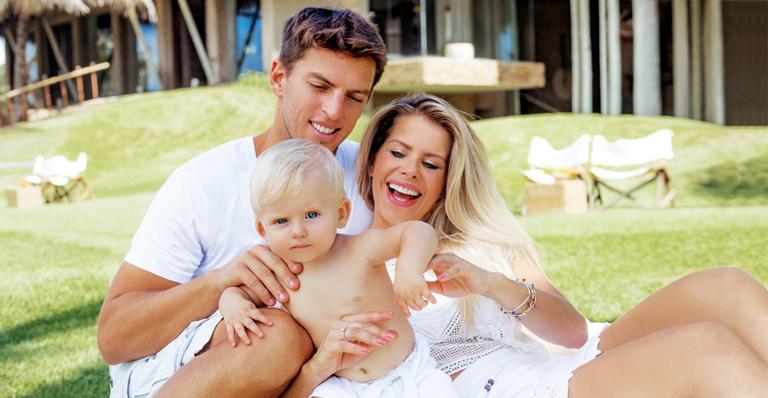 EXCLUSIVO em CARAS: Karina Bacchi e Amaury revelam detalhes do noivado