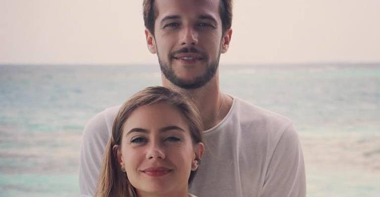 Jayme Matarazzo curte viagem romântica ao lado da esposa