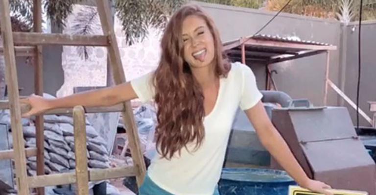 Marina Ruy Barbosa mostra o estado de sua casa durante reforma