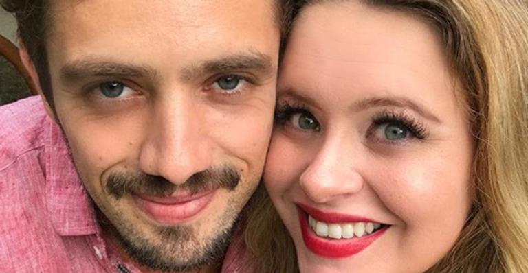 Mariana Bridi mostra Valentim, filho com Rafael Cardoso