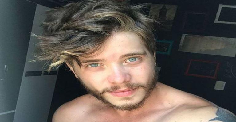 Com 24 anos, Pedro Malta, o Lipe de ‘Coração de Estudante’, apresenta namorada