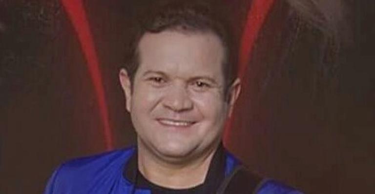Fila andou! Ximbinha compartilha primeira foto com a nova namorada