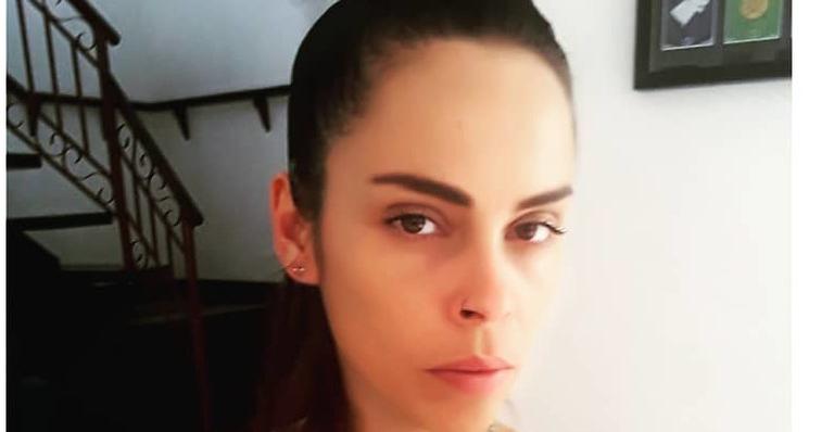 Ex-Chiquitita Gisele Frade compartilha foto com primogênita e choca os fãs com semelhança