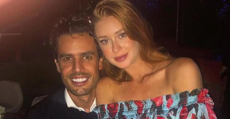 Marina Ruy Barbosa ganha flores do marido: “8 meses”