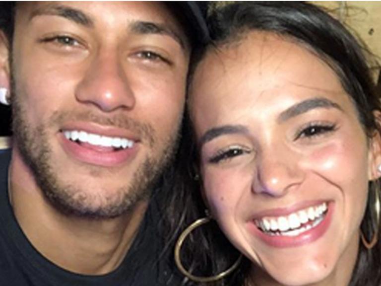 Rumo à Rússia, Neymar ganha apoio de Bruna Marquezine