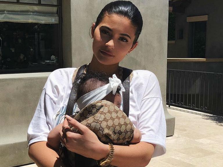 Kylie Jenner apaga todas as fotos da filha do Instagram
