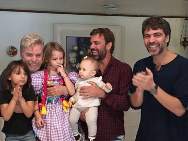 Reginaldo Faria comemora aniversário e ganha homenagem emocionante do filho, Marcelo