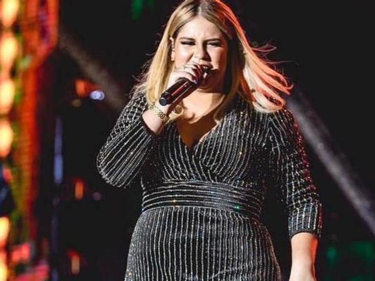 Marília Mendonça aparece mais magra e lucra 1 milhão de curtidas em foto sensual