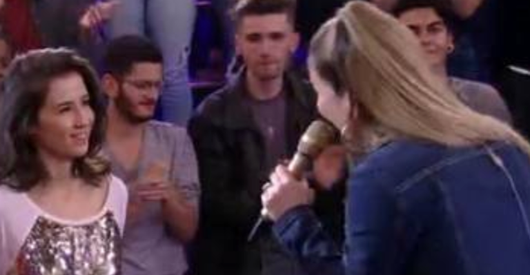Reação de Marjorie Estiano vira meme nas redes após apresentação de Claudia Leitte na TV
