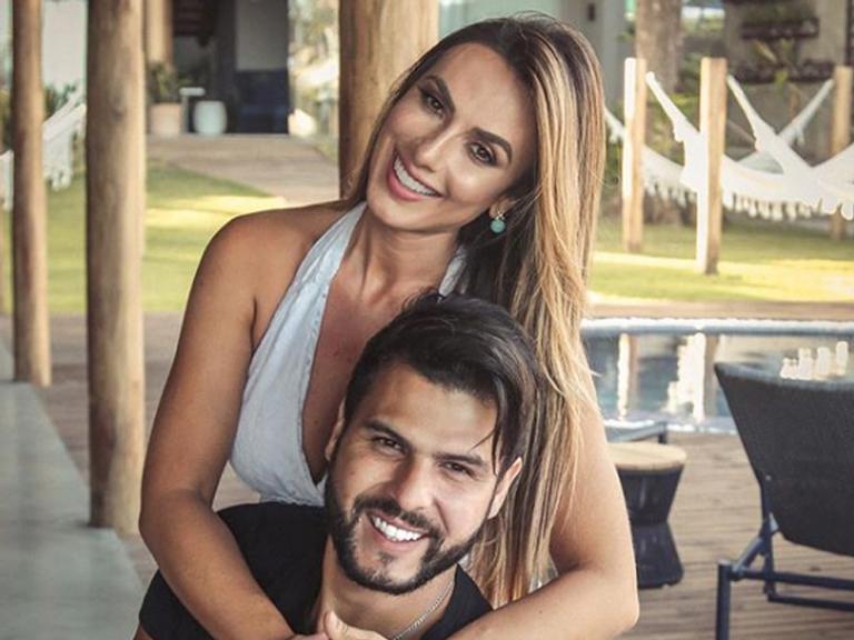 Nicole Bahls confirma noivado com Marcelo Bimbi: “Amor além da vida”