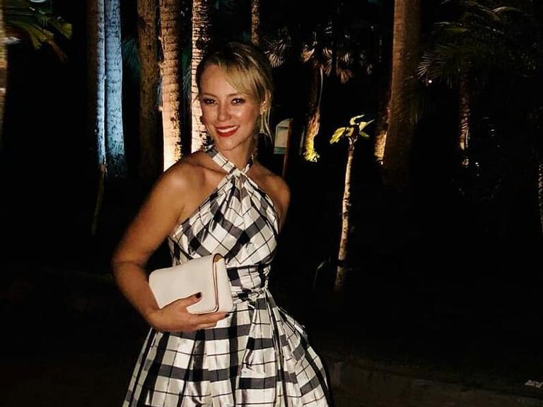 Vestido de Paolla Oliveira no casamento de Isis Valverde desagrada fãs: “É festa junina?”