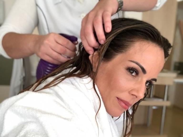 Após descobrir câncer de mama, Ana Furtado revela luta contra a queda de cabelo: “É muito doloroso”