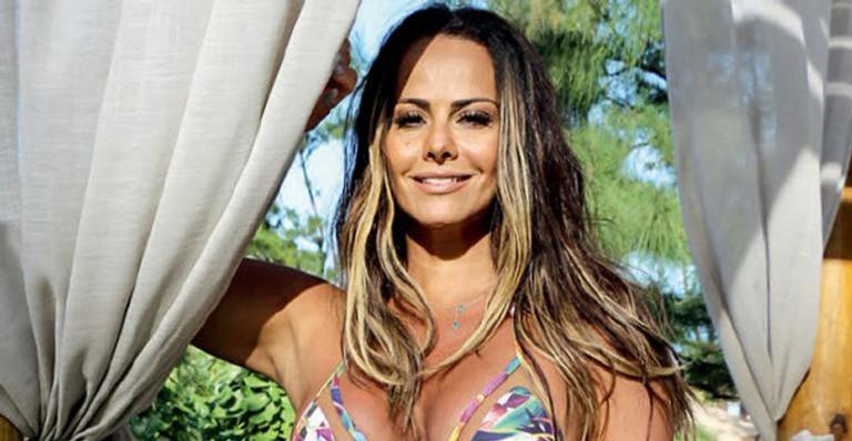 No Dia dos Namorados, Viviane Araujo avisa: “Pode dar em cima de mim”