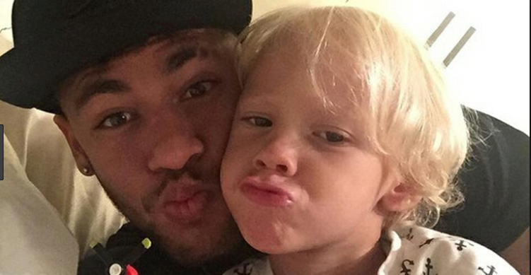 Filho de Neymar Jr, Davi Lucca aparece rezando pela vitória da Seleção