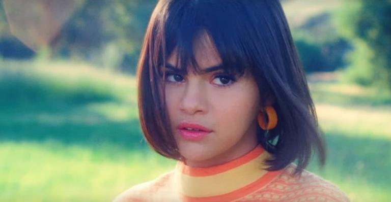 Estilista Stefano Gabanna, da Dolce & Gabanna, chama Selena Gomez de feia e fãs partem em sua defesa
