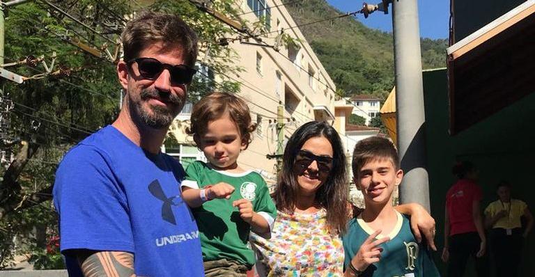 Suzana Alves curte o dia com a família no Cristo Redentor após término de gravação de minissérie