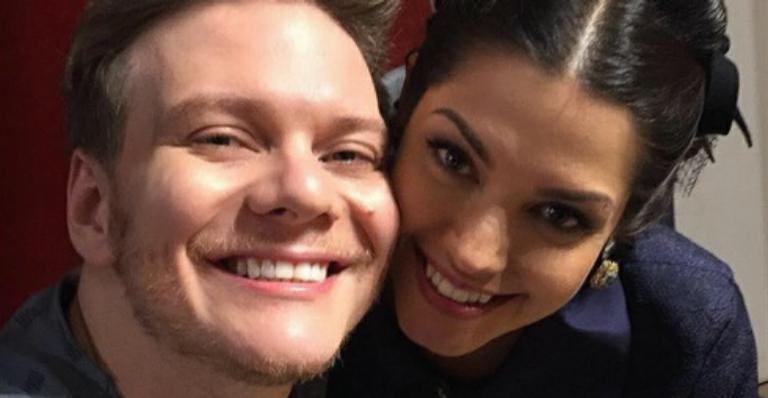 Na Grécia, Michel Teló compartilha momento único ao lado de Thais Fersoza