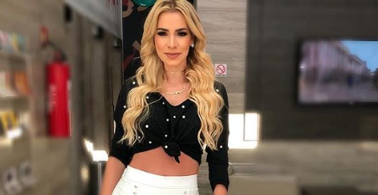 Adriana Sant’Anna impressiona ao mostrar suas estrias após a 2ª gestação