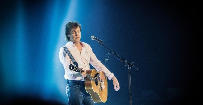 Às vésperas de completar 76 anos, Paul McCartney canta em festa de casamento de seu sobrinho