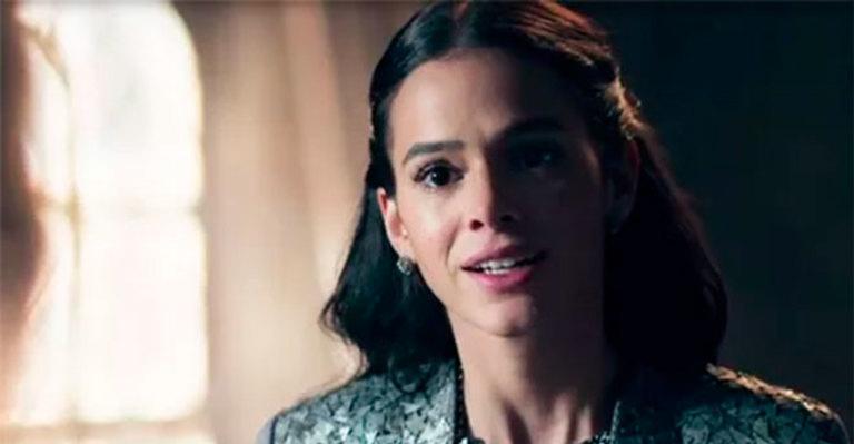Tentando chegar na Rússia, Bruna Marquezine se queixa de rotina intensa de gravações