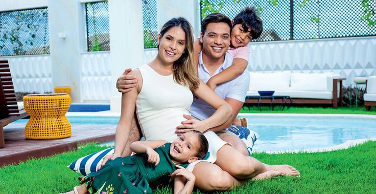 Wesley Safadão abre as portas de sua mansão em Fortaleza e celebra chegada do terceiro filho