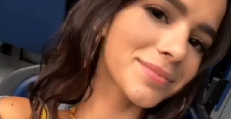 Na Rússia, Bruna Marquezine torce para Neymar Jr. com ‘amuleto da sorte’