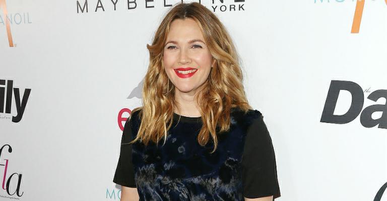 Drew Barrymore revela já ter pichado o carro de ex-namorado por vingança