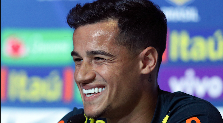 Menino improvisa camisa 11 de Philippe Coutinho, emociona jogador e ganha promessa