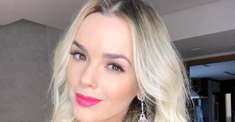 Thaeme monta sua seleção de futebol dos sonhos com as famosas do mundo da música